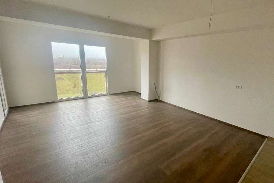 Невселуван стан на Туристичка - 1