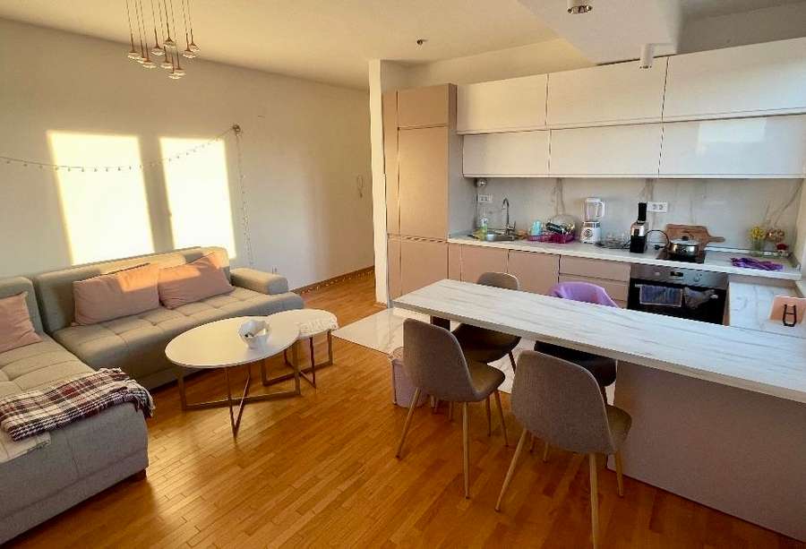 Трособен стан на Славеј Планина - 1