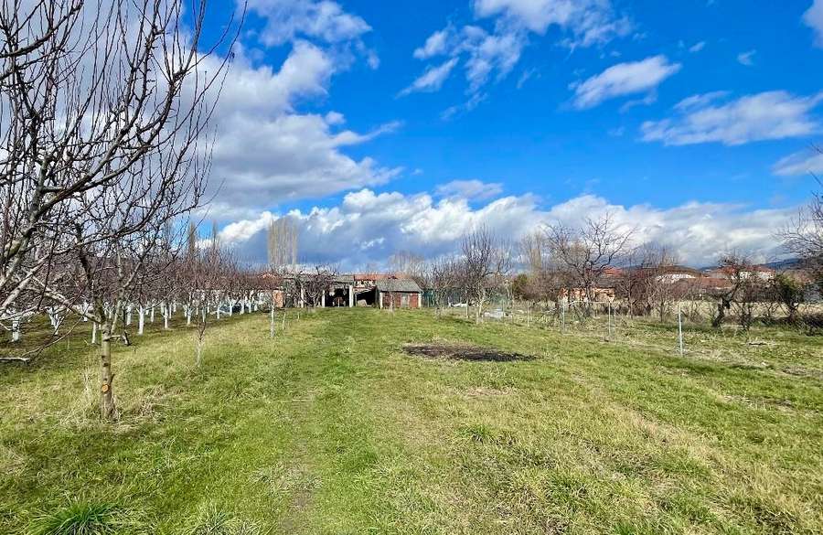 Плац на железничка - 1