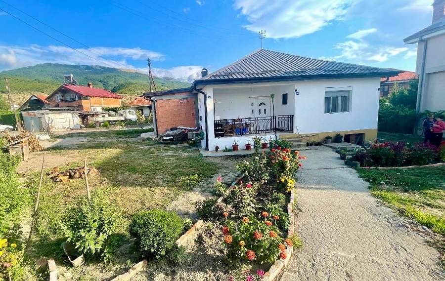 Куќа со двор на живко чинго - 1