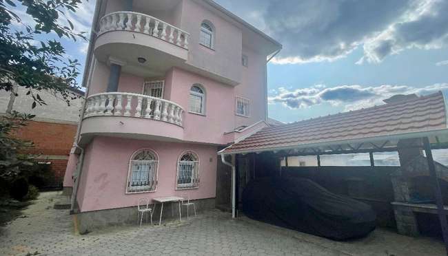 Атрактивна куќа на Бекир Али Риза - slika 2