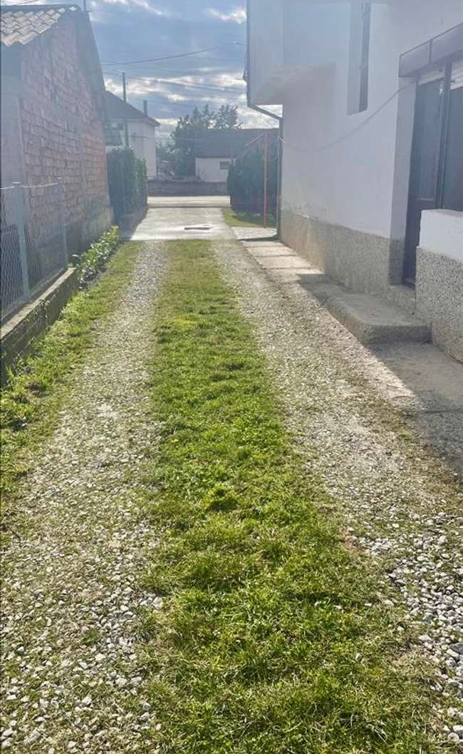 Плац на железничка - 3