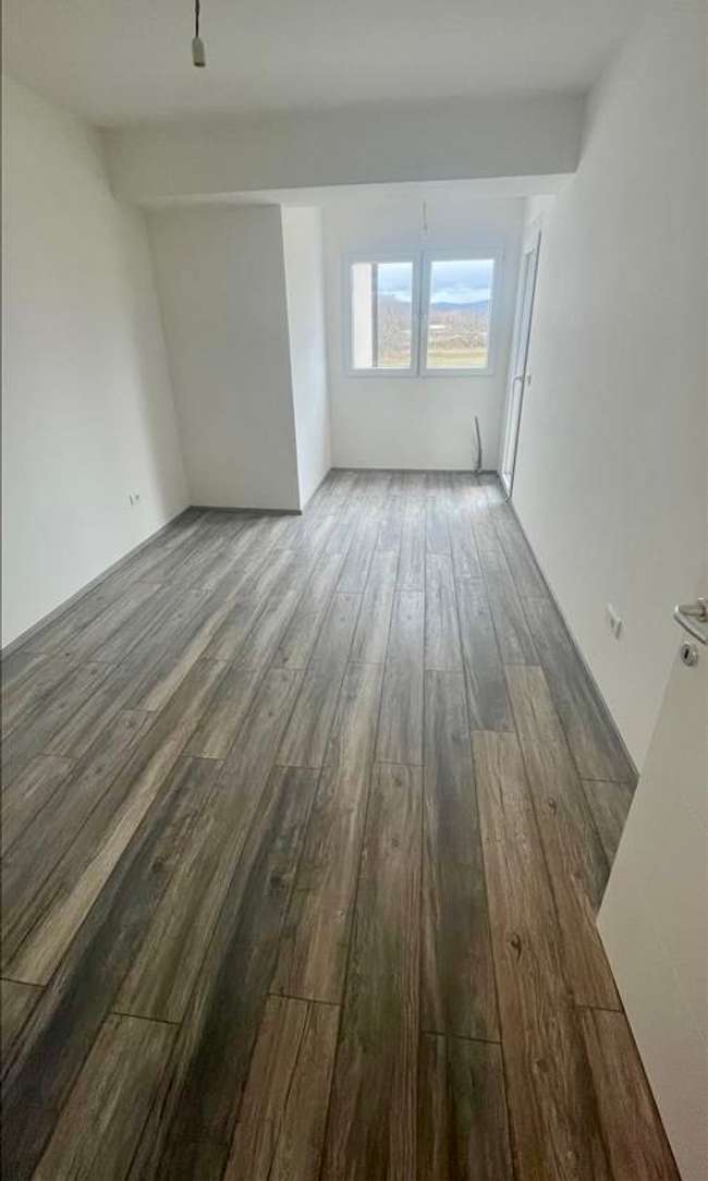 Невселуван стан на Туристичка - 3