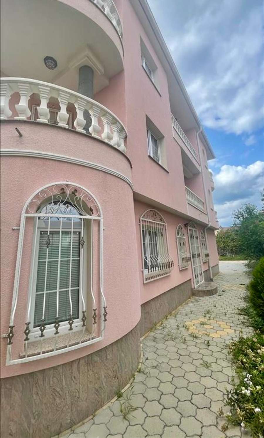 Атрактивна куќа на Бекир Али Риза - 1