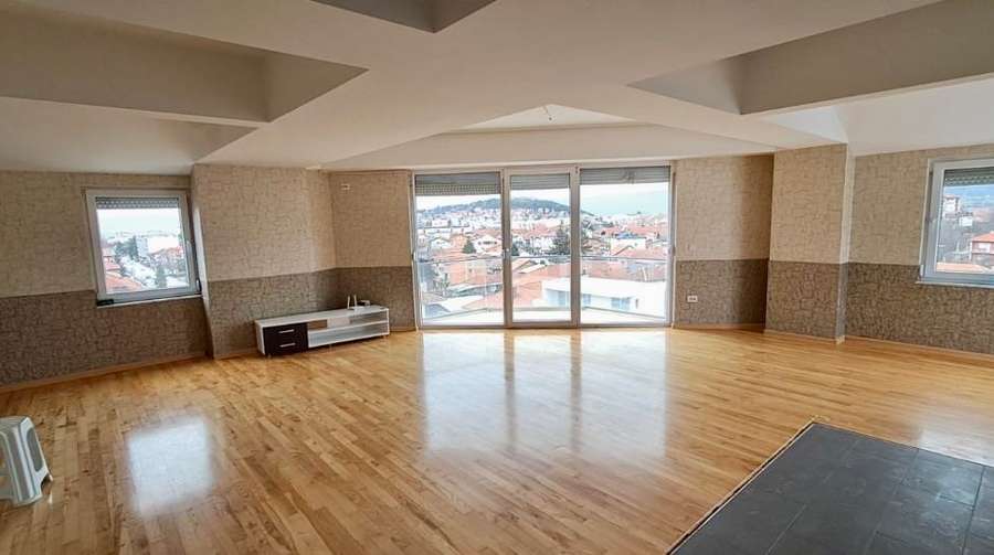 Четворособен простран стан на Јане Сандански - 1