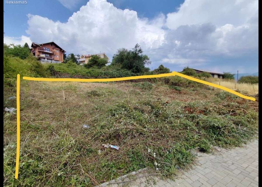 Градежна парцела во Чекоштина - 1